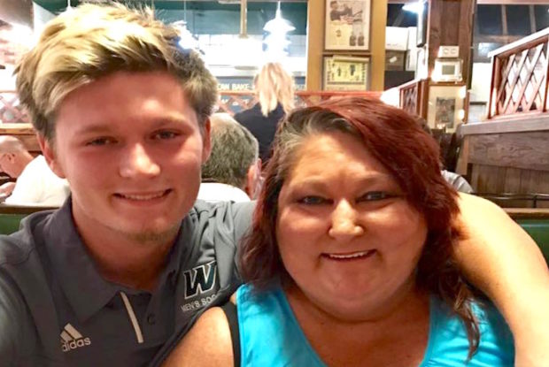 Mom Meets Son She Gave Up For Adoption 18 Years Later Lifedaily 6293