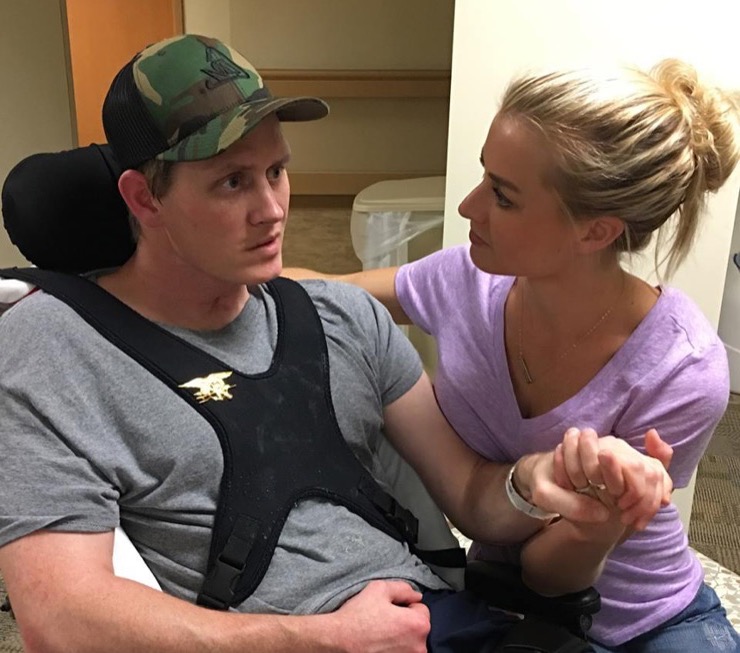 Video Of Navy SEAL Giving Wife A Kiss For The First Time Since Accident