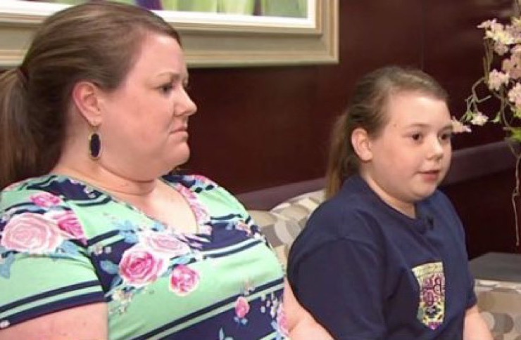 Daughter Home Alone With Dad Who Starts Acting Oddly Reacts Quickly To Save His Life Lifedaily