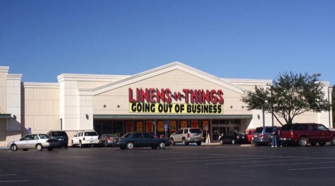 Huge Chain Stores Where You Used To Shop All The Time That No Longer Exist Today (Bonus Video at 