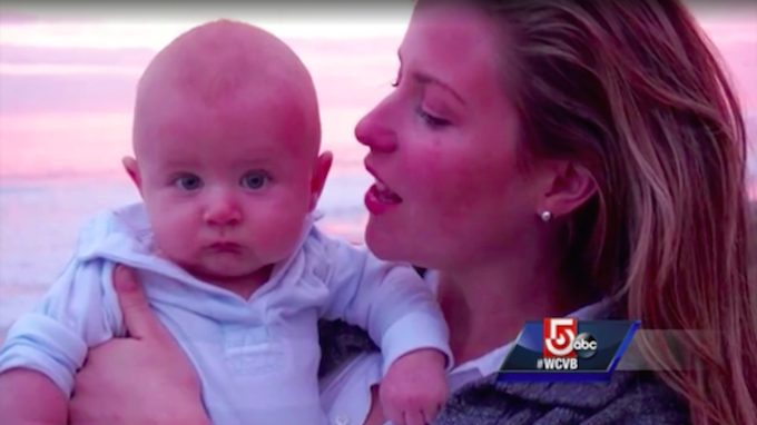 Sarah dan buah hatinya. 