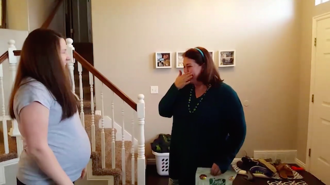 Carolynn Terkejut dengan kehamilan anaknya.