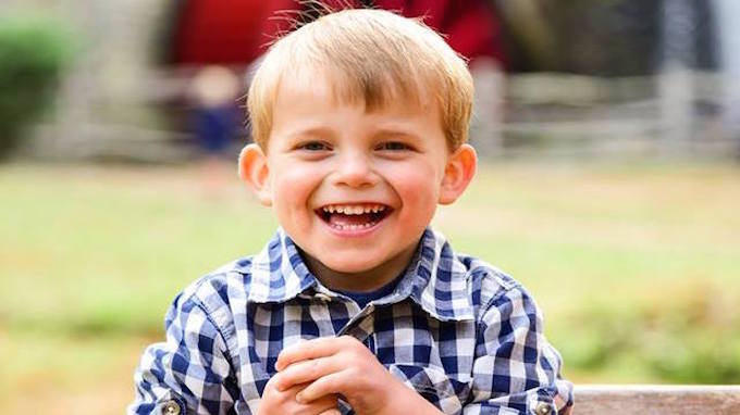 Selama hidupnya, Ari dikenal sebagai sosok yang ceria. 