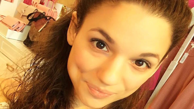 Pelayan ini mengalami hal tak terduga saat bertemu seorang pelanggan. 