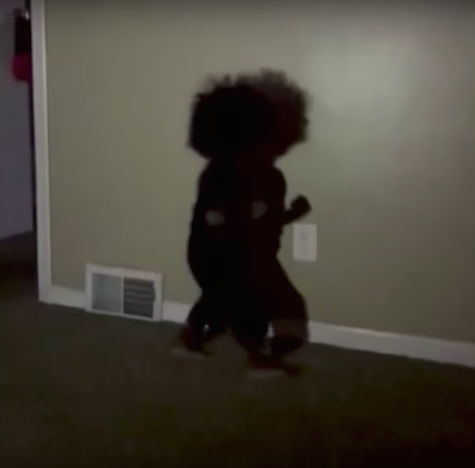 Karter kaget melihat bayangannya sendiri