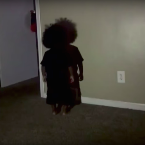 Karter kaget melihat bayangannya sendiri