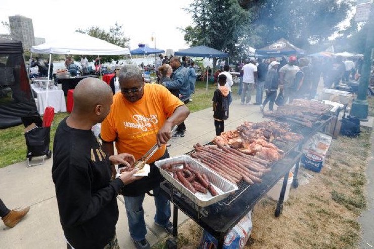 Racist Woman Calls Cops On Black Family Having Barbecue At Oakland Park ...