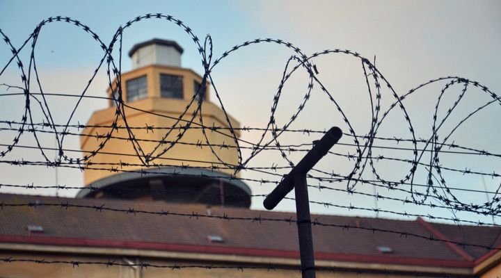 Arizona Inmate Hostage Story